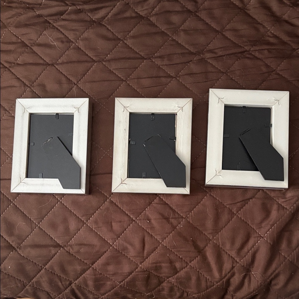 Elegant Silver Picture Frame Trio perfect for wallet size photos - Picture 2 of 2